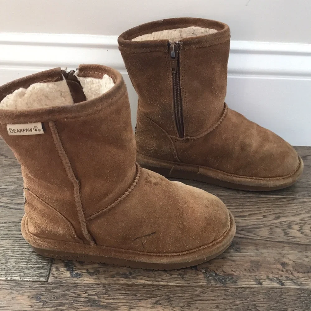 Bearpaw Emma Boots (size 11)